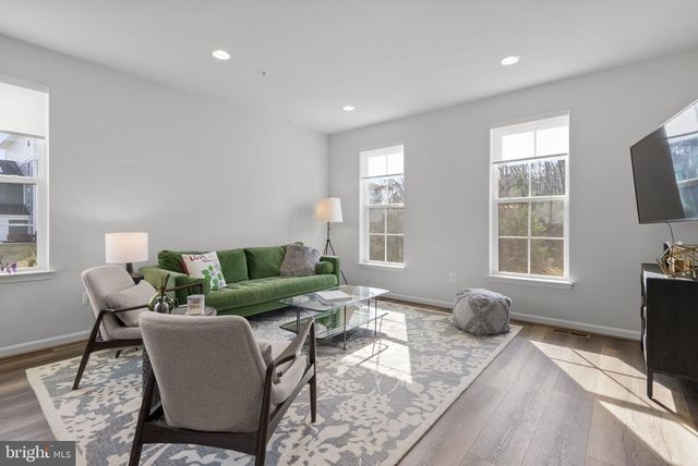 402 VALEVIEW LN, Millersville, MD 21108