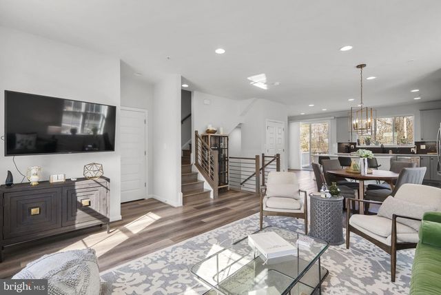 402 VALEVIEW LN, Millersville, MD 21108