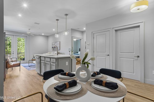 2501 Bienville Boulevard, 525, Ocean Springs, MS 39564