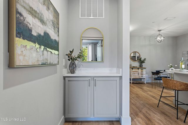 2501 Bienville Boulevard, 525, Ocean Springs, MS 39564