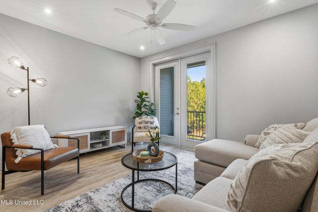 2501 Bienville Boulevard, 525, Ocean Springs, MS 39564