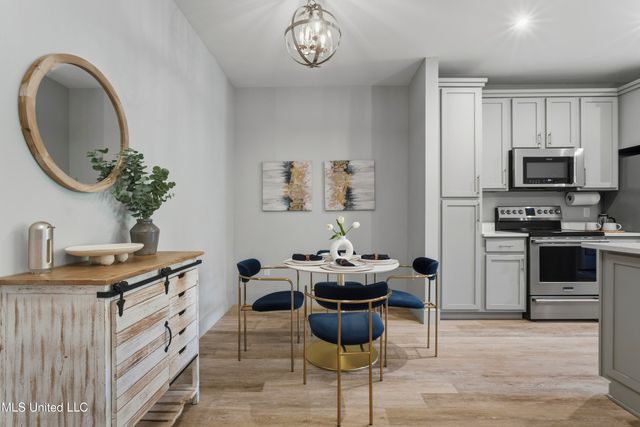 2501 Bienville Boulevard, 525, Ocean Springs, MS 39564