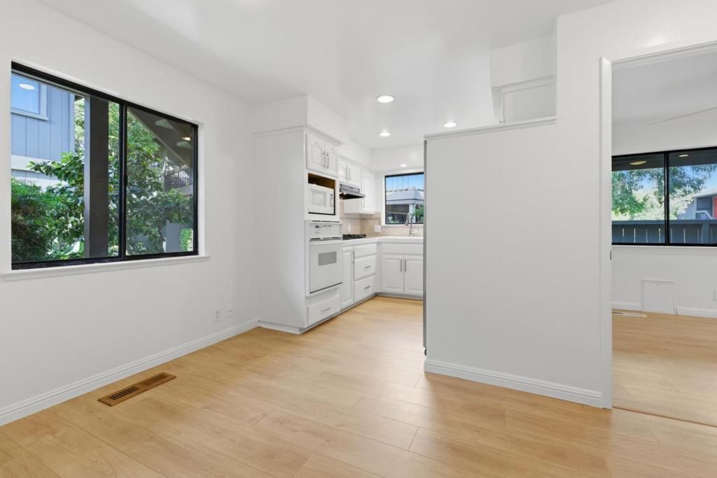 Image 10 of property listing at 14351 Saratoga Avenue A, Saratoga, CA 95070