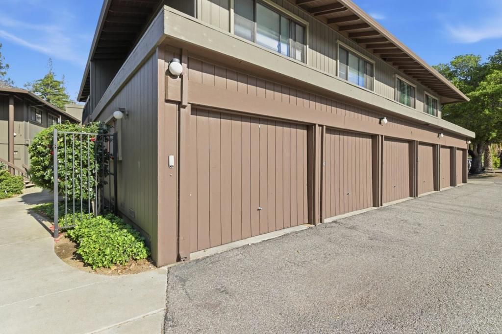 Image 27 of property listing at 14351 Saratoga Avenue A, Saratoga, CA 95070