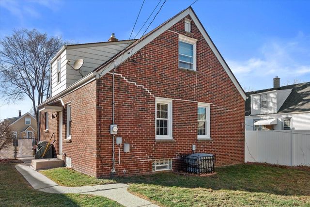 3584 S 17th STREET, Milwaukee, WI 53221