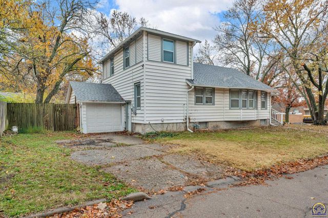 700 SW Roosevelt ST, Topeka, KS 66608