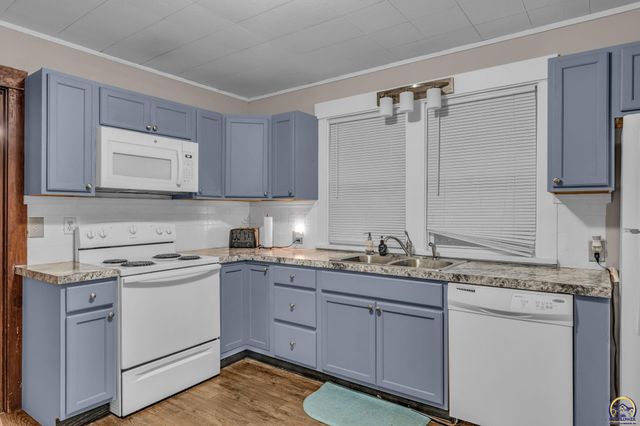 700 SW Roosevelt ST, Topeka, KS 66608