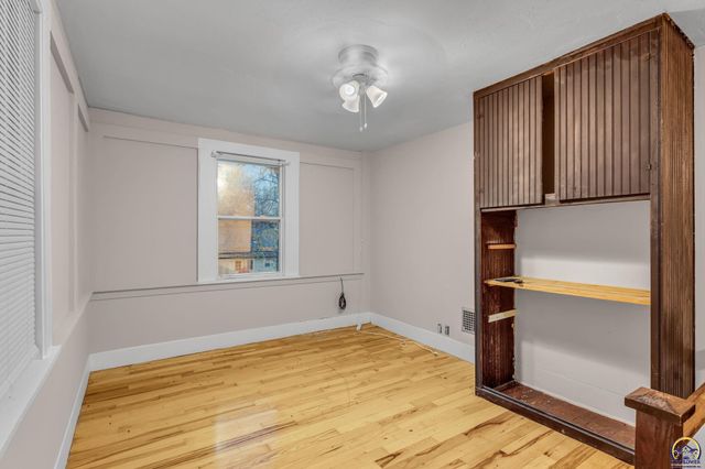 700 SW Roosevelt ST, Topeka, KS 66608