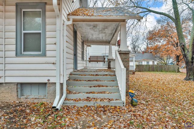 700 SW Roosevelt ST, Topeka, KS 66608