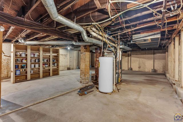 700 SW Roosevelt ST, Topeka, KS 66608