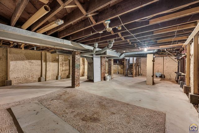 700 SW Roosevelt ST, Topeka, KS 66608