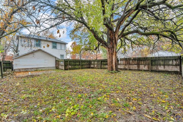 700 SW Roosevelt ST, Topeka, KS 66608