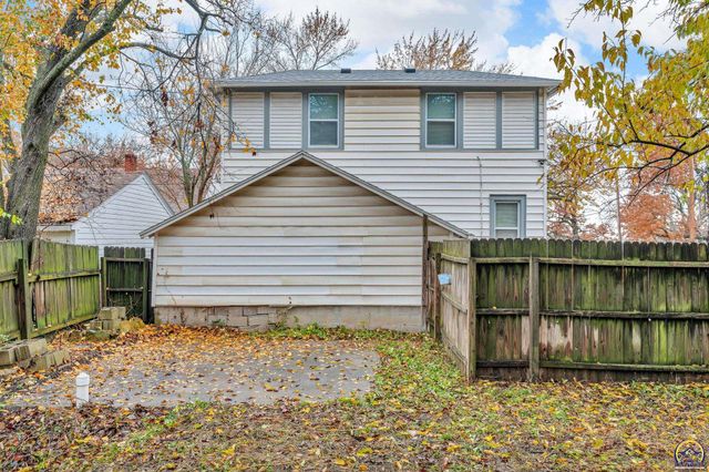 700 SW Roosevelt ST, Topeka, KS 66608