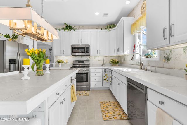 154 Bay Avenue, Mantoloking, NJ 08738