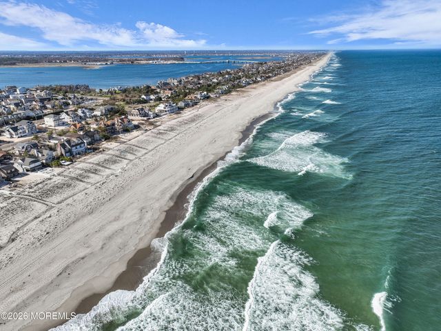 154 Bay Avenue, Mantoloking, NJ 08738