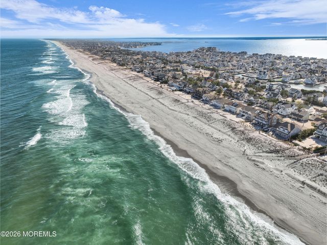 154 Bay Avenue, Mantoloking, NJ 08738