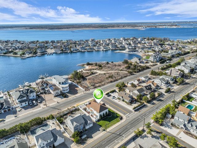 154 Bay Avenue, Mantoloking, NJ 08738