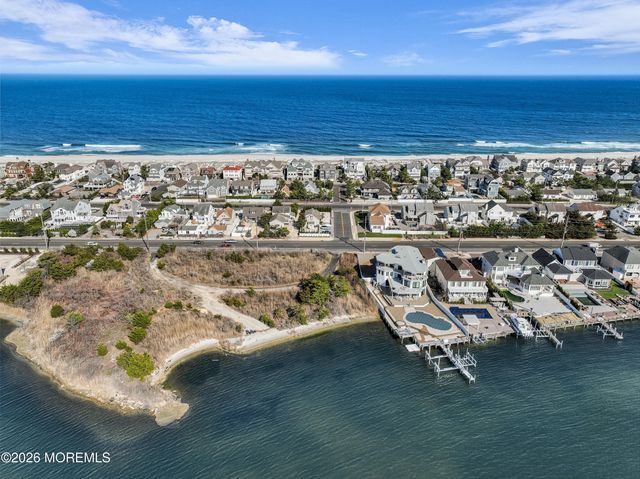 154 Bay Avenue, Mantoloking, NJ 08738