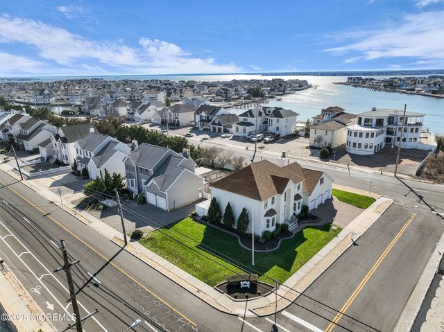 154 Bay Avenue, Mantoloking, NJ 08738