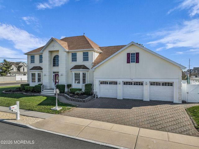 154 Bay Avenue, Mantoloking, NJ 08738