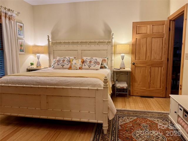 457 Hearthstone Way, Horse Shoe, NC 28742