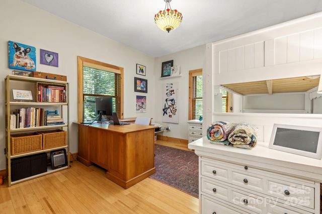 457 Hearthstone Way, Horse Shoe, NC 28742