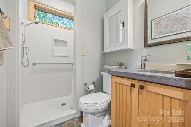 457 Hearthstone Way, Horse Shoe, NC 28742