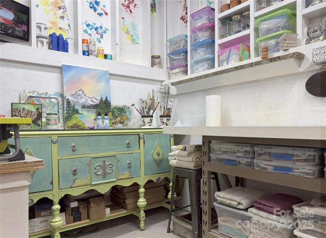 457 Hearthstone Way, Horse Shoe, NC 28742