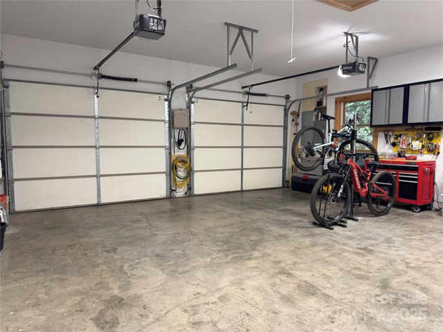 457 Hearthstone Way, Horse Shoe, NC 28742