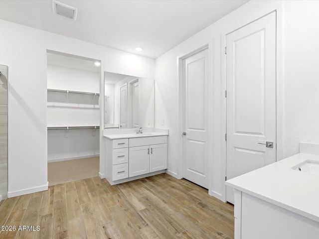 17770 W ILLINI Street, Goodyear, AZ 85338