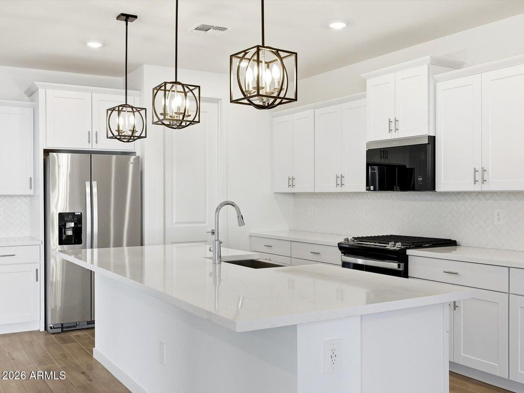 17770 W ILLINI Street, Goodyear, AZ 85338
