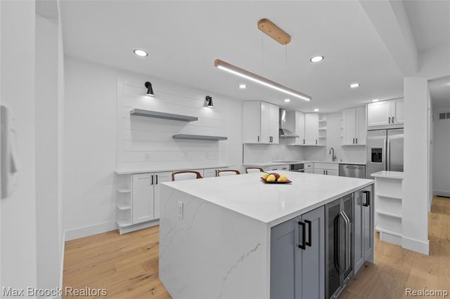 1111 N Old Woodward Avenue 23, Birmingham, MI 48009