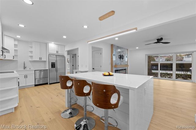 1111 N Old Woodward Avenue 23, Birmingham, MI 48009