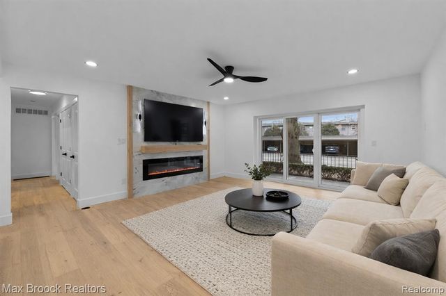 1111 N Old Woodward Avenue 23, Birmingham, MI 48009