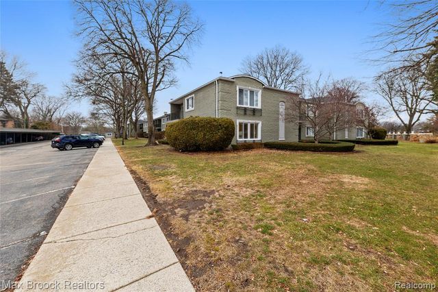 1111 N Old Woodward Avenue 23, Birmingham, MI 48009