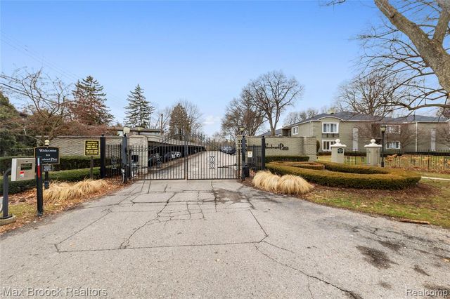 1111 N Old Woodward Avenue 23, Birmingham, MI 48009