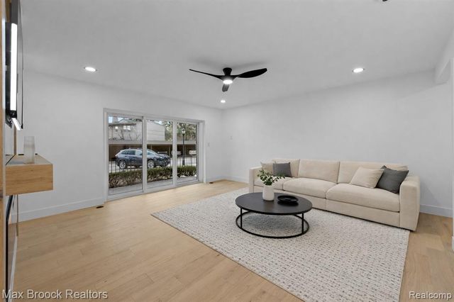 1111 N Old Woodward Avenue 23, Birmingham, MI 48009