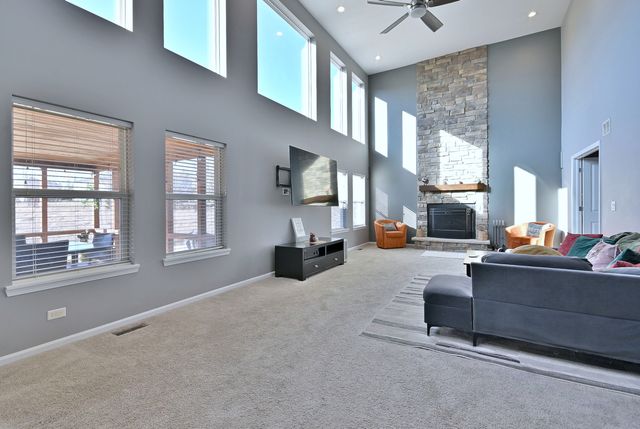 579 Homestead Court, Aurora, IL 60506