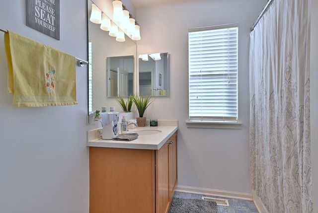 579 Homestead Court, Aurora, IL 60506