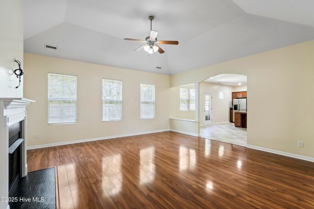 402 Walkens Woods Lane, Jacksonville, NC 28546