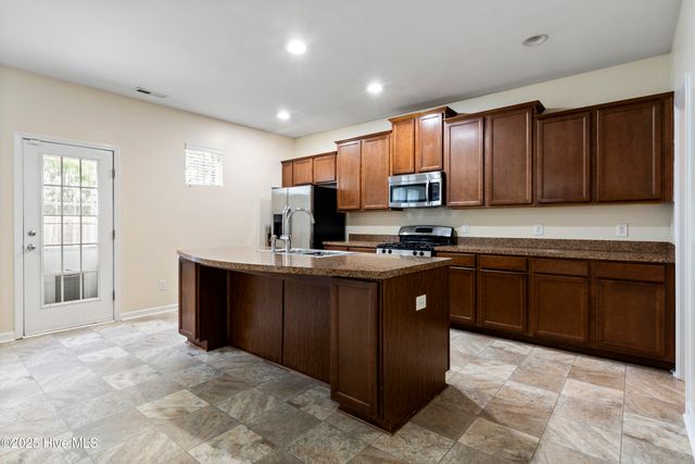 402 Walkens Woods Lane, Jacksonville, NC 28546
