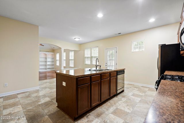 402 Walkens Woods Lane, Jacksonville, NC 28546