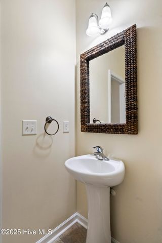 402 Walkens Woods Lane, Jacksonville, NC 28546