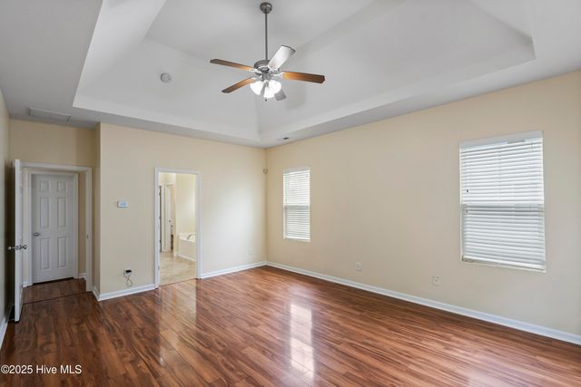 402 Walkens Woods Lane, Jacksonville, NC 28546