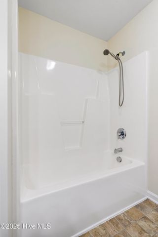 402 Walkens Woods Lane, Jacksonville, NC 28546