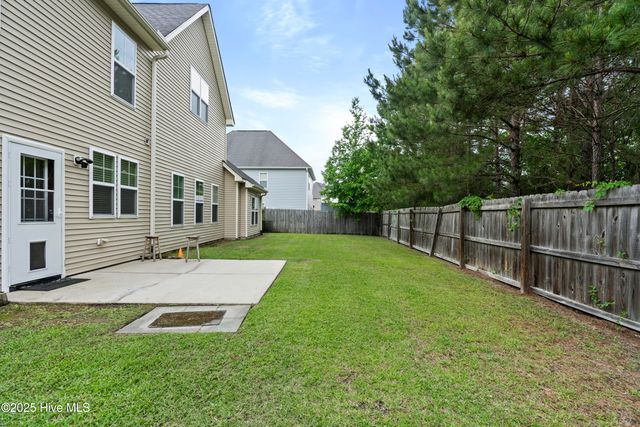 402 Walkens Woods Lane, Jacksonville, NC 28546