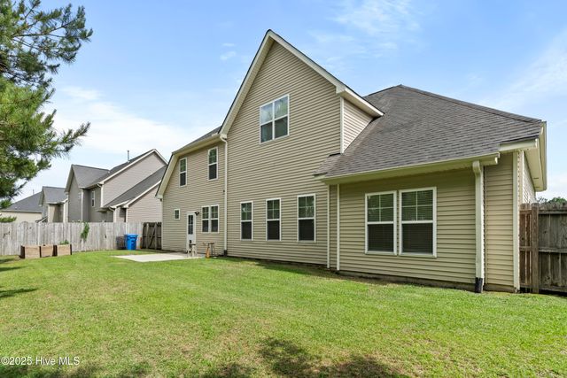 402 Walkens Woods Lane, Jacksonville, NC 28546