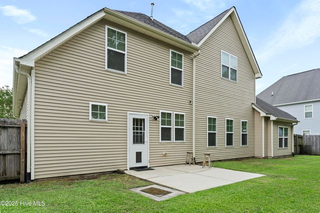 402 Walkens Woods Lane, Jacksonville, NC 28546
