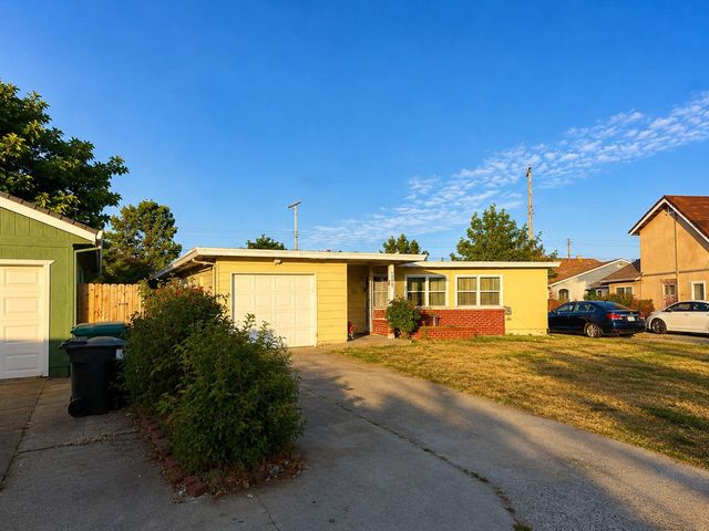 2336 Estrellita Way, Sacramento, CA 95825
