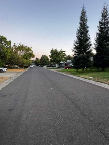 2336 Estrellita Way, Sacramento, CA 95825